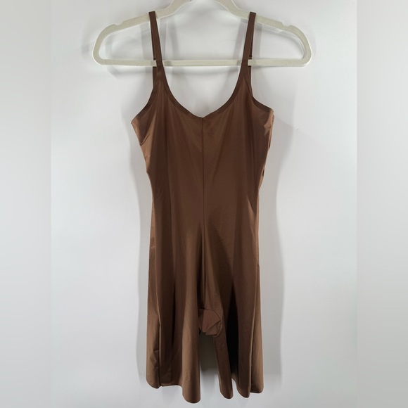 NWT Spanx Chestnut M SPANXshape Invisible Open-Bust Mid-Thigh Bodysuit - Picture 10 of 12